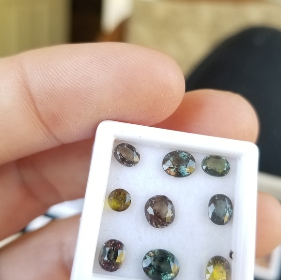 9 color change multicolored sapphires and garnets - Picture 8 of 13